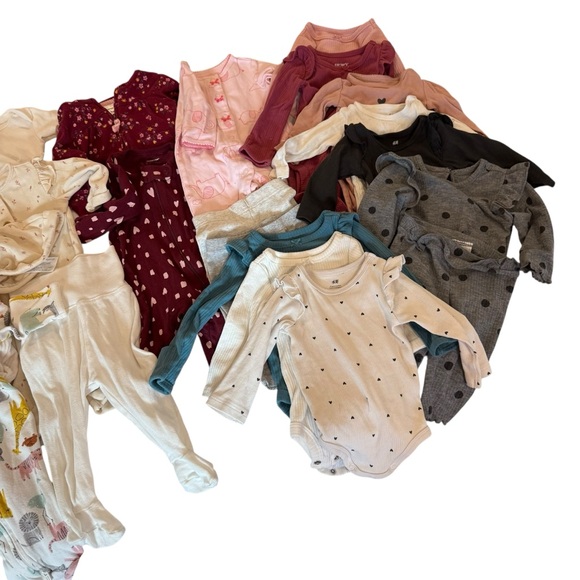 5 for $25!! Baby Girl 0-3 Mo Bundle of 23!! Old Navy!Little Planet - Small Story - Picture 4 of 10